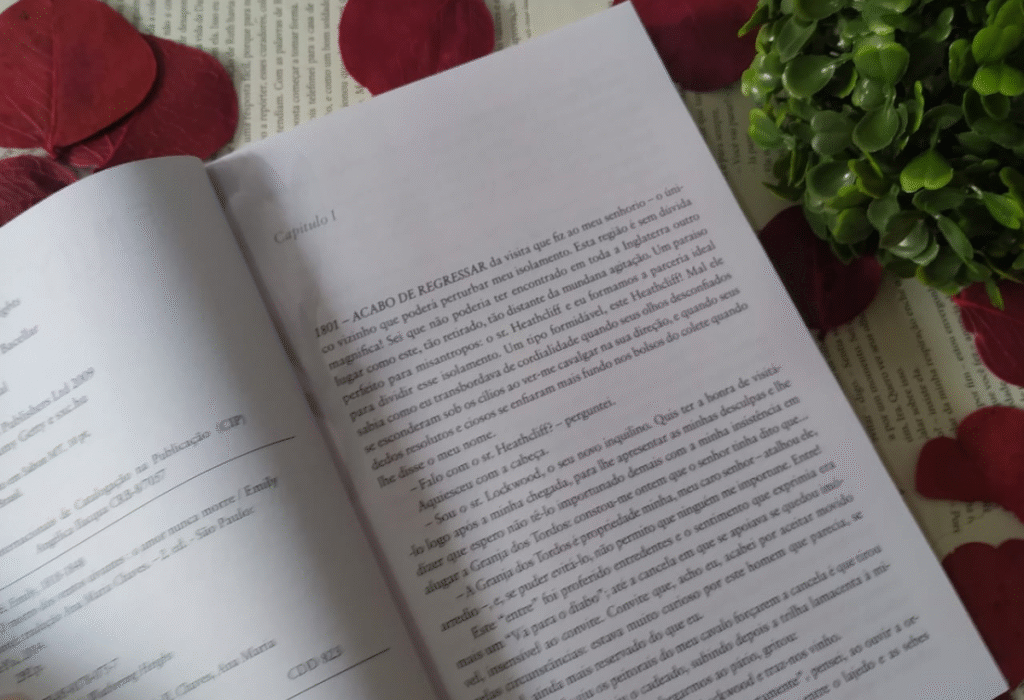 Resenha – O Morro dos Ventos Uivantes – Emily Brontë 