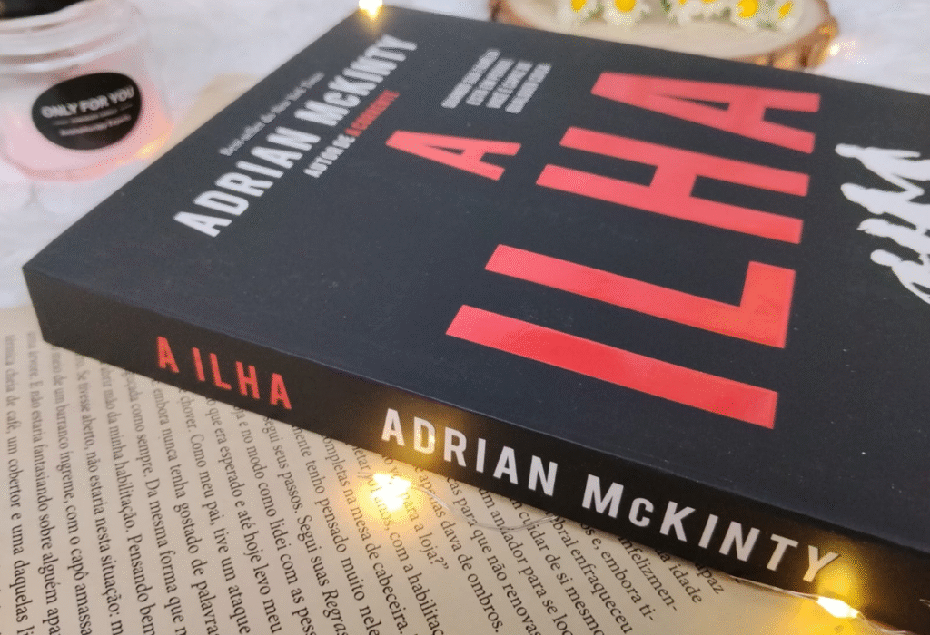 Resenha – A Ilha – Adrian McKinty