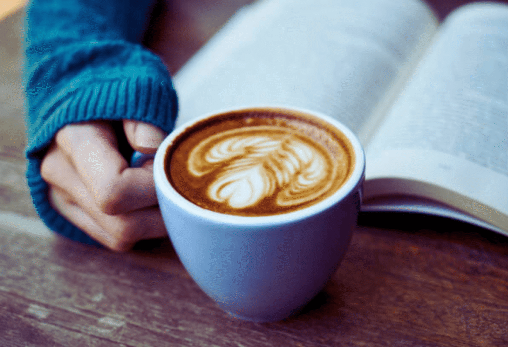 O café pode criar o clima perfeito para a Leitura.