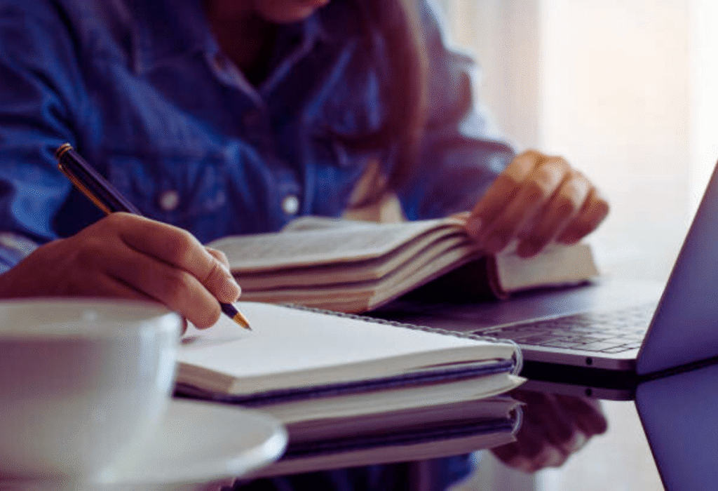 Cuide da Sua Saúde Mental Invista em Autoconhecimento. Créditos: istock.com